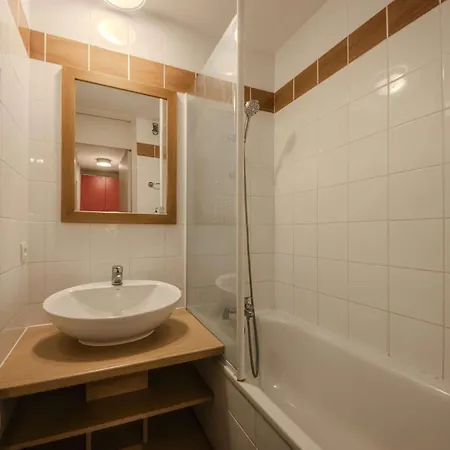 Apartamento Montagne Divisible, Parking - 4 Pers. - Fr-1-885-40 La Plagne